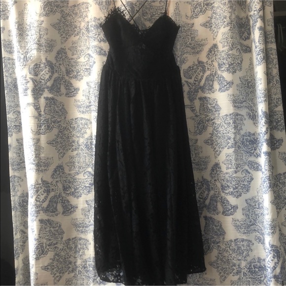 Fame and Partners Black Lace Midi Dress - Picture 4 of 5